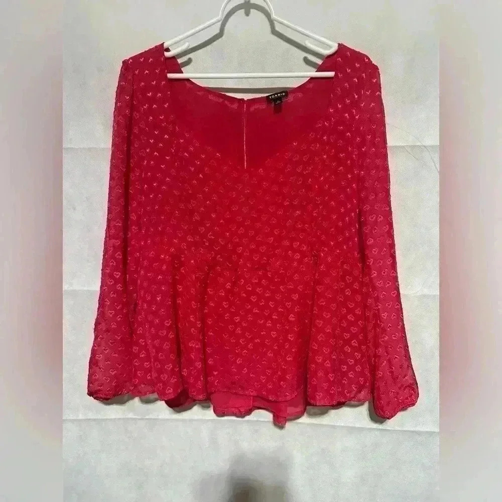Torrid Hot Pink Barbie Embossed Heart Print Sweetheart Neckline Blouse Sz 0 Lrg